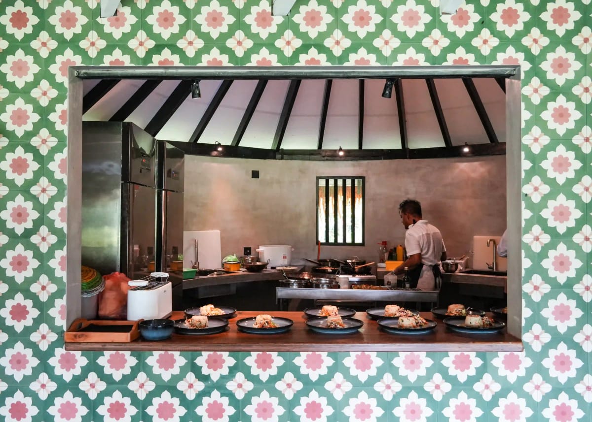 Well-designed decor of Huma Terra Lodge’s restaurant.